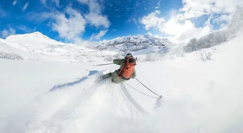 Skiing in powder