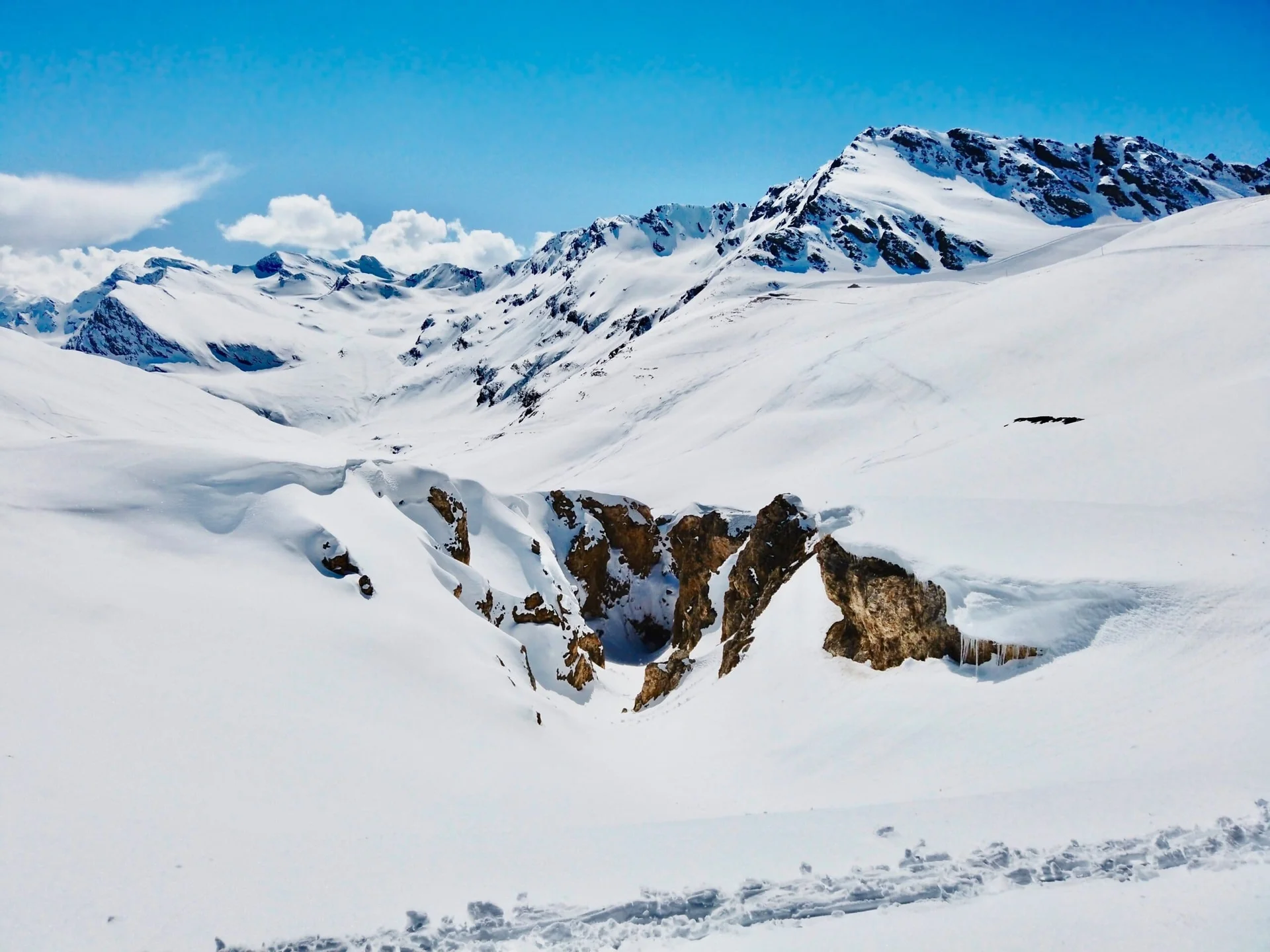 Skiing the slopes in Val d'Isère
