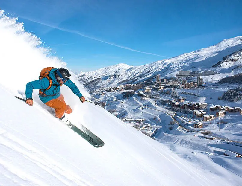 Reberty Resort - Skiing in powder