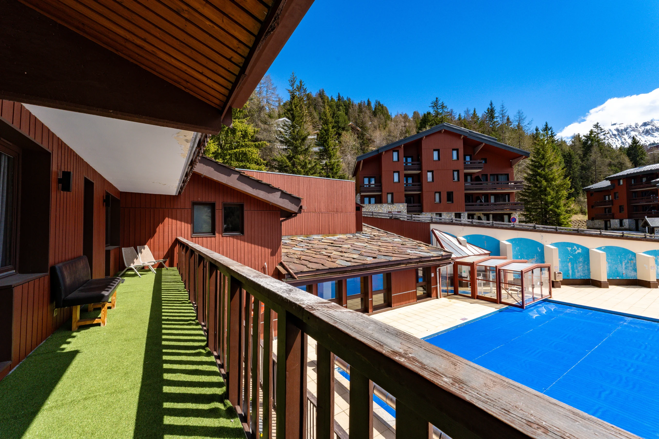 Chalet Petit Chardon Balcony. La Plagne