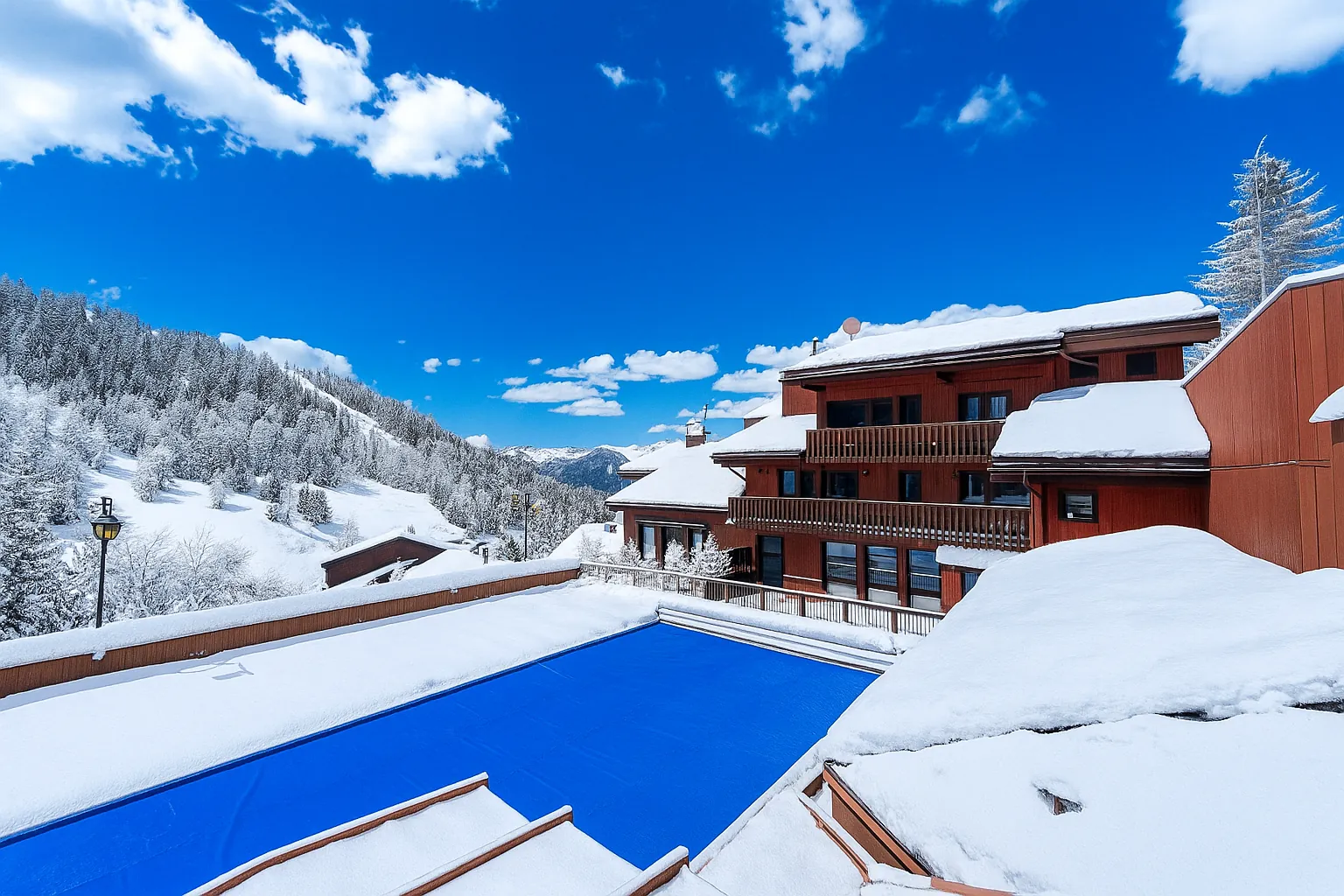 Chalet Petit Chardon, La Plagne. Val Thorens Ski Chalets