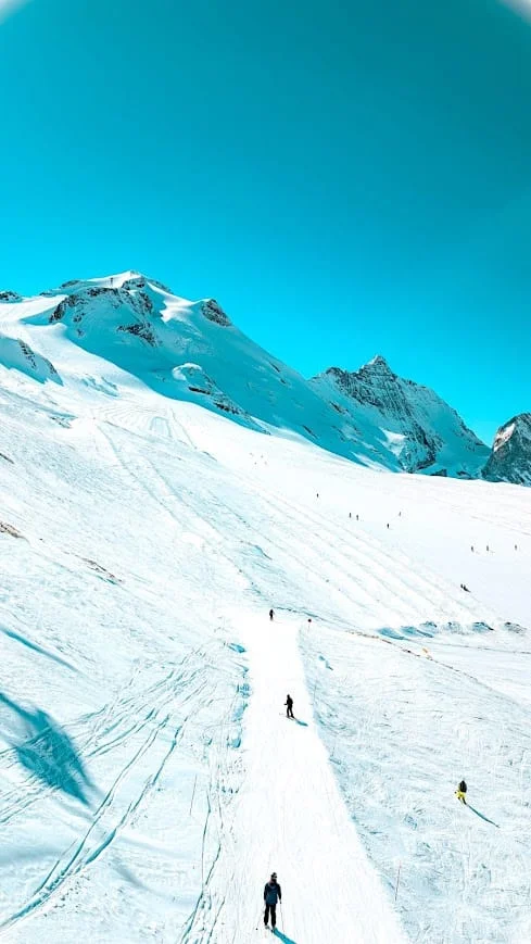 Top 3 Val d’Isère Webcams: Your Window to the Slopes